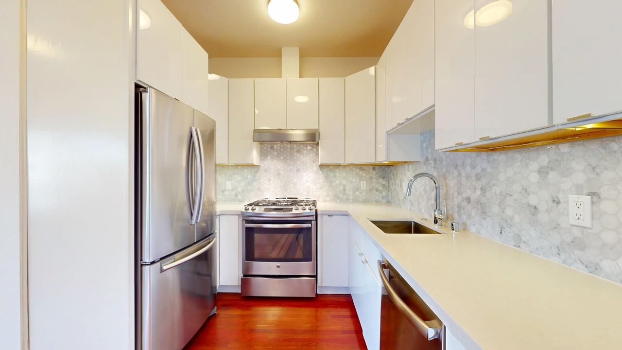 1433 Clay St #15 - Photo 2 of 22