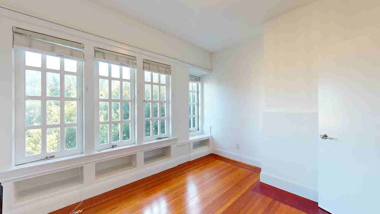 1433 Clay St #15 - Photo 6 of 22