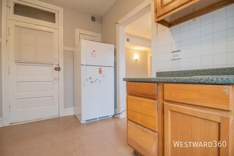 6509 N Hoyne Ave #2N - Photo 2 of 8