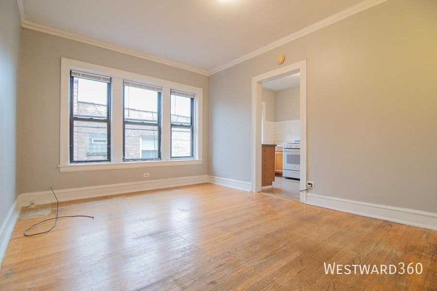 6509 N Hoyne Ave #2N - Photo 4 of 8