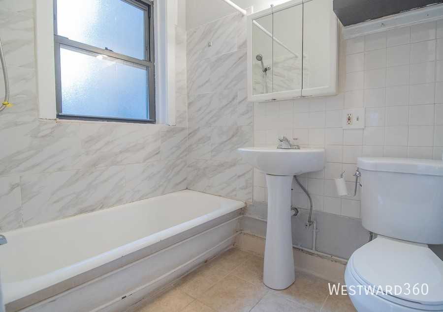 6509 N Hoyne Ave #2N - Photo 6 of 8
