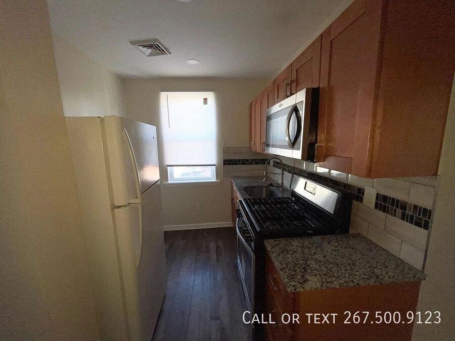 6841 Lynford St #A - Photo 4 of 19
