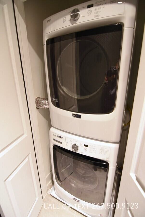 535 N Budd St #2C - Photo 5 of 6