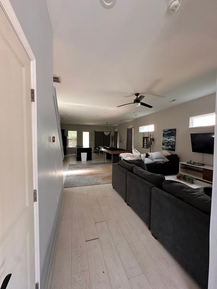 4131 Merlane Dr - Photo 2 of 13