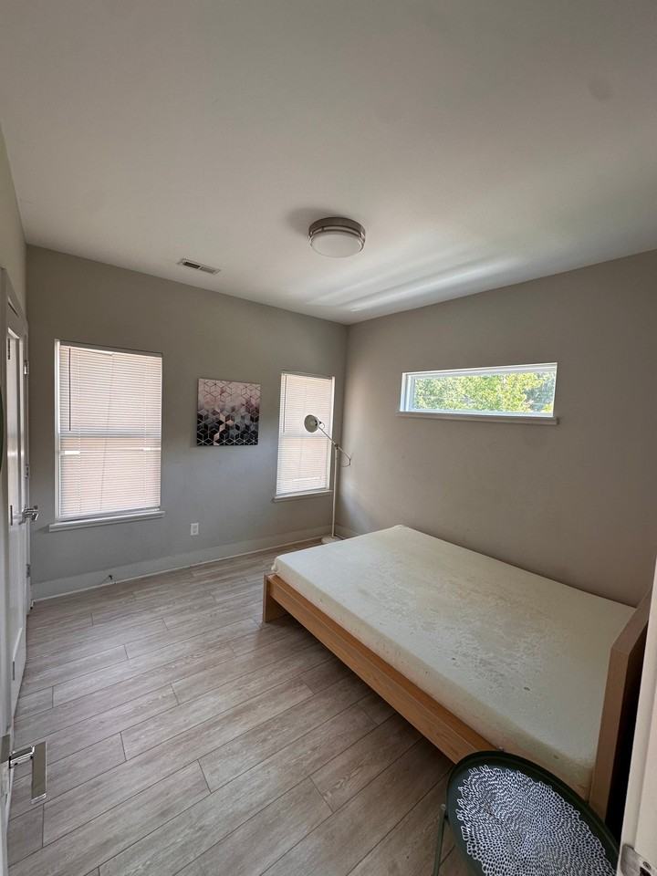 4131 Merlane Dr - Photo 6 of 13