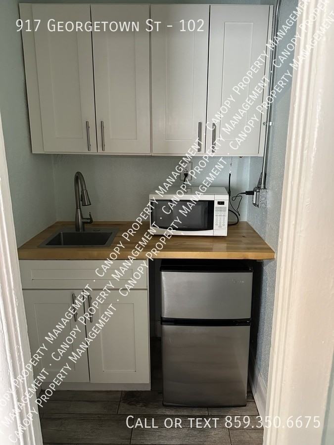 917 Georgetown St #102 - Photo 5 of 7