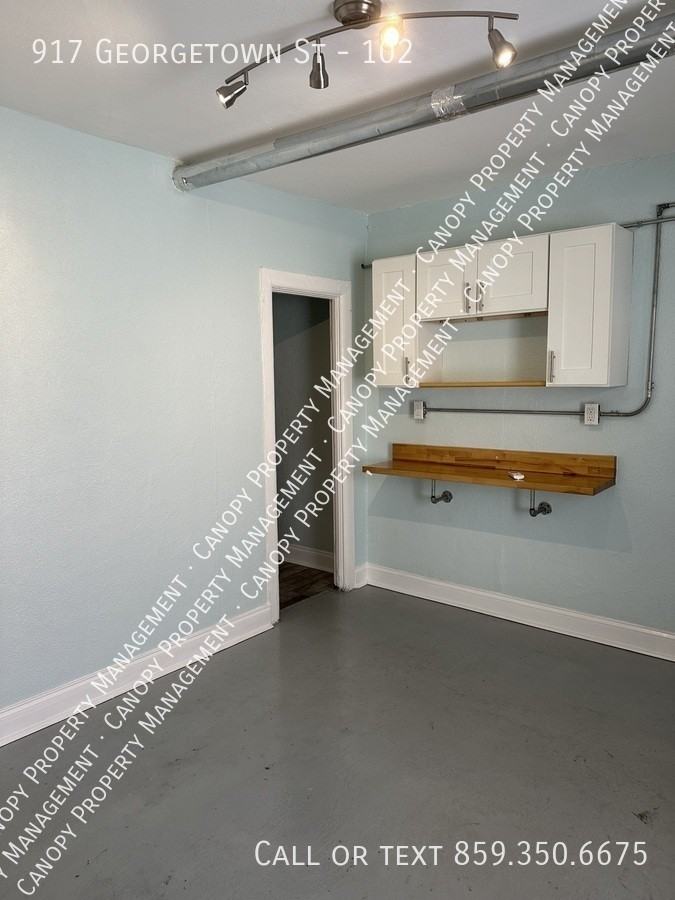 917 Georgetown St #102 - Photo 6 of 7