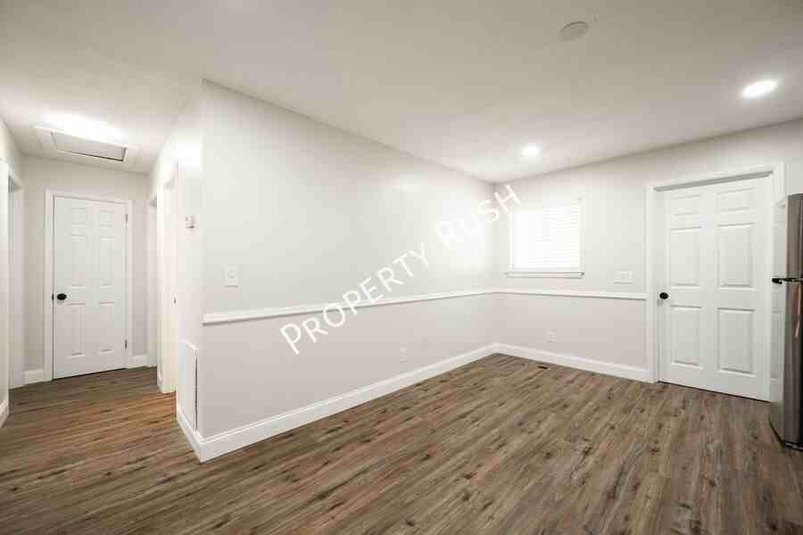 7714 Nautical Way #A - Photo 6 of 12