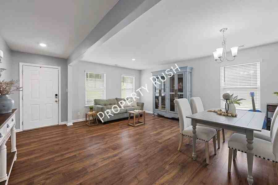 6556 Long Horn St - Photo 5 of 42