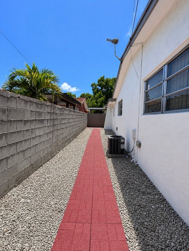 7028 Sw 21st St #LT - Photo 2 of 10