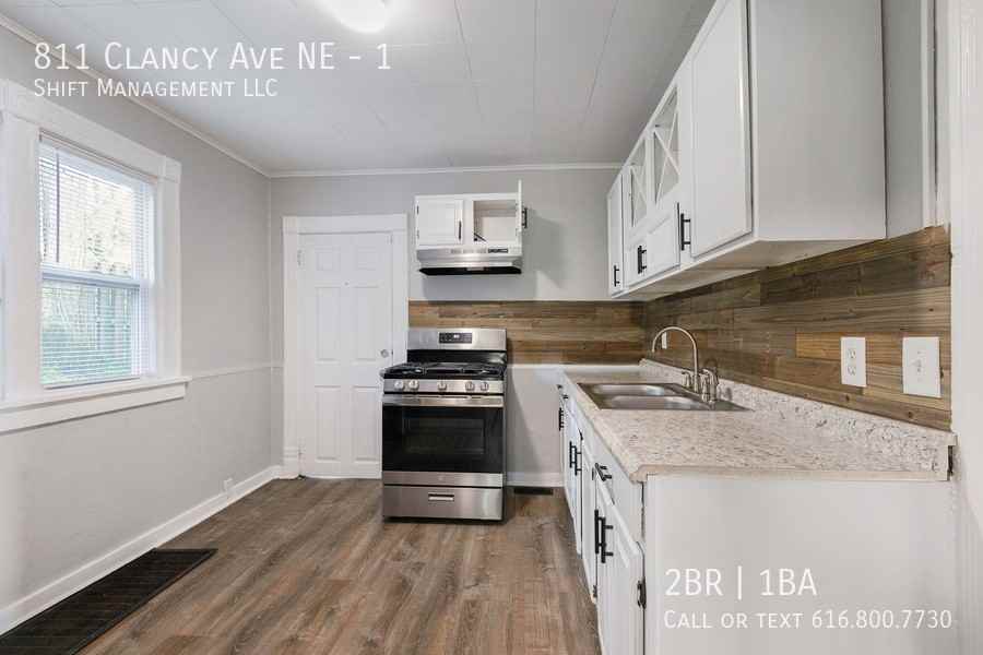 811 Clancy Ave Ne #1 - Photo 6 of 16