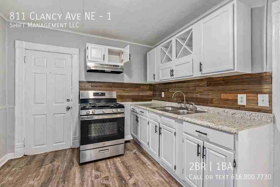 811 Clancy Ave Ne #1 - Photo 6 of 16