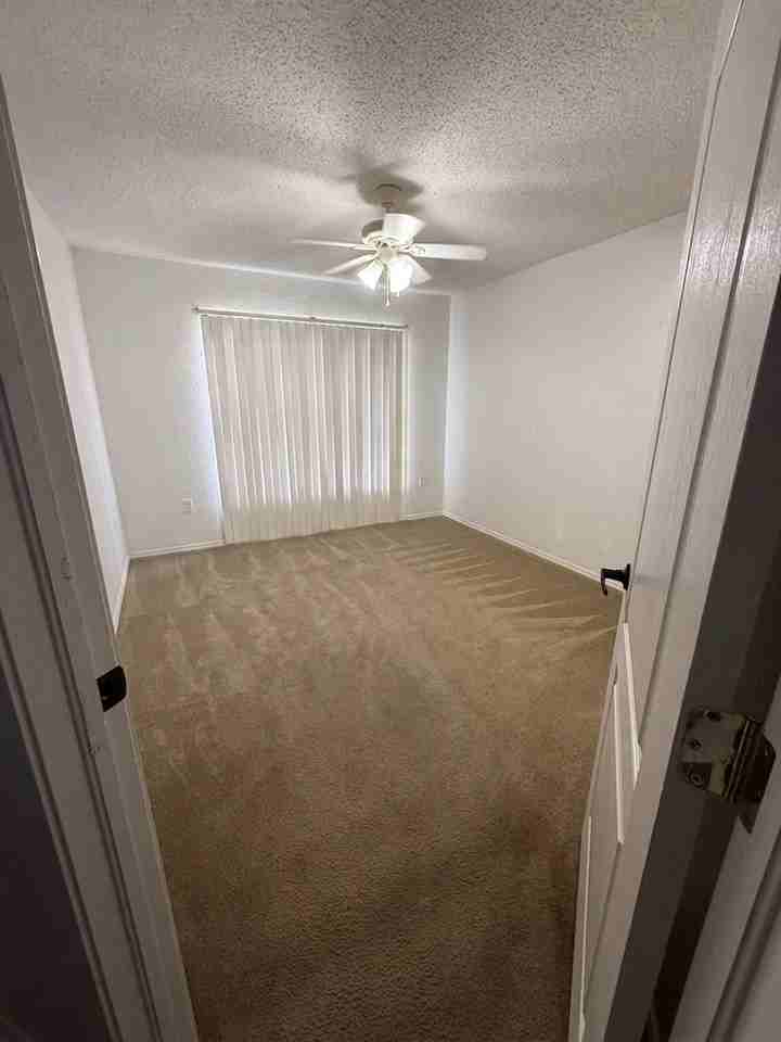 3004 Wentworth Pl - Photo 6 of 10
