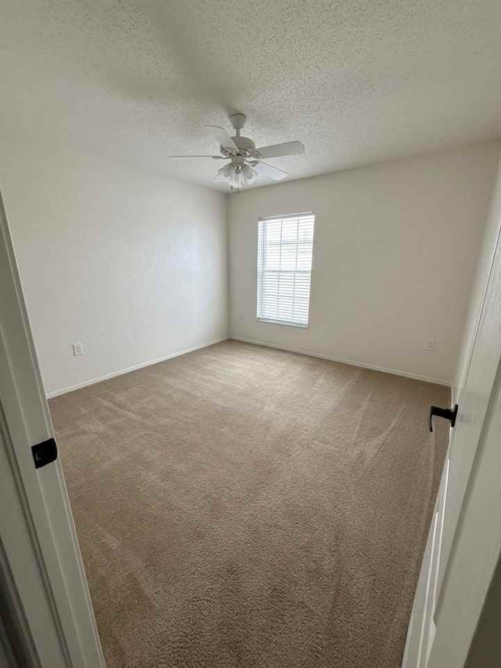 3004 Wentworth Pl - Photo 7 of 10