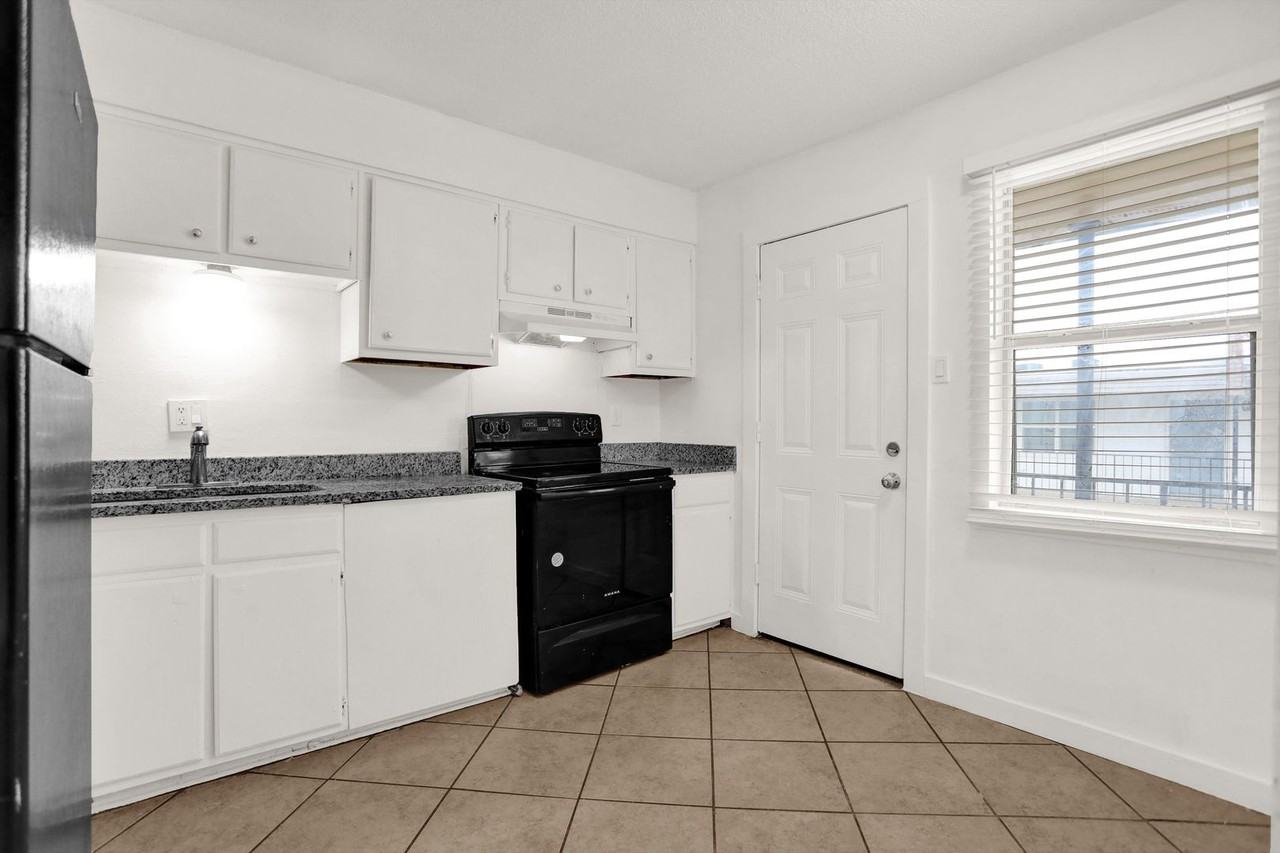 1763 E Raines Rd #9 - Photo 6 of 25