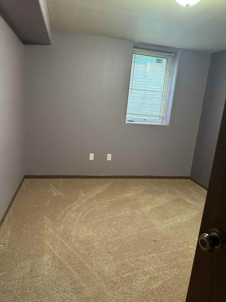 3390 Canyon Dr #D17 - Photo 6 of 7