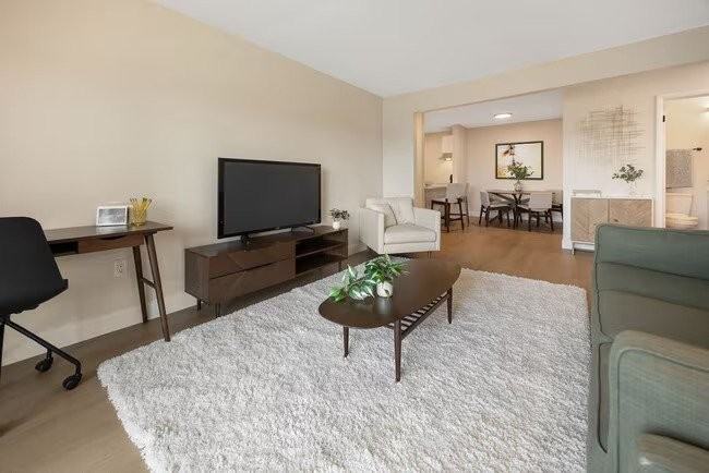 4320 Arlington Cir #6-6K - Photo 2 of 16