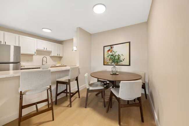 4320 Arlington Cir #6-6K - Photo 3 of 16