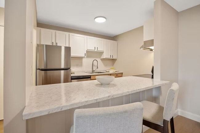 4320 Arlington Cir #6-6K - Photo 7 of 16