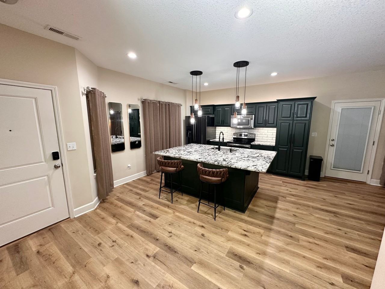 405 Swallow St #B - Photo 7 of 19