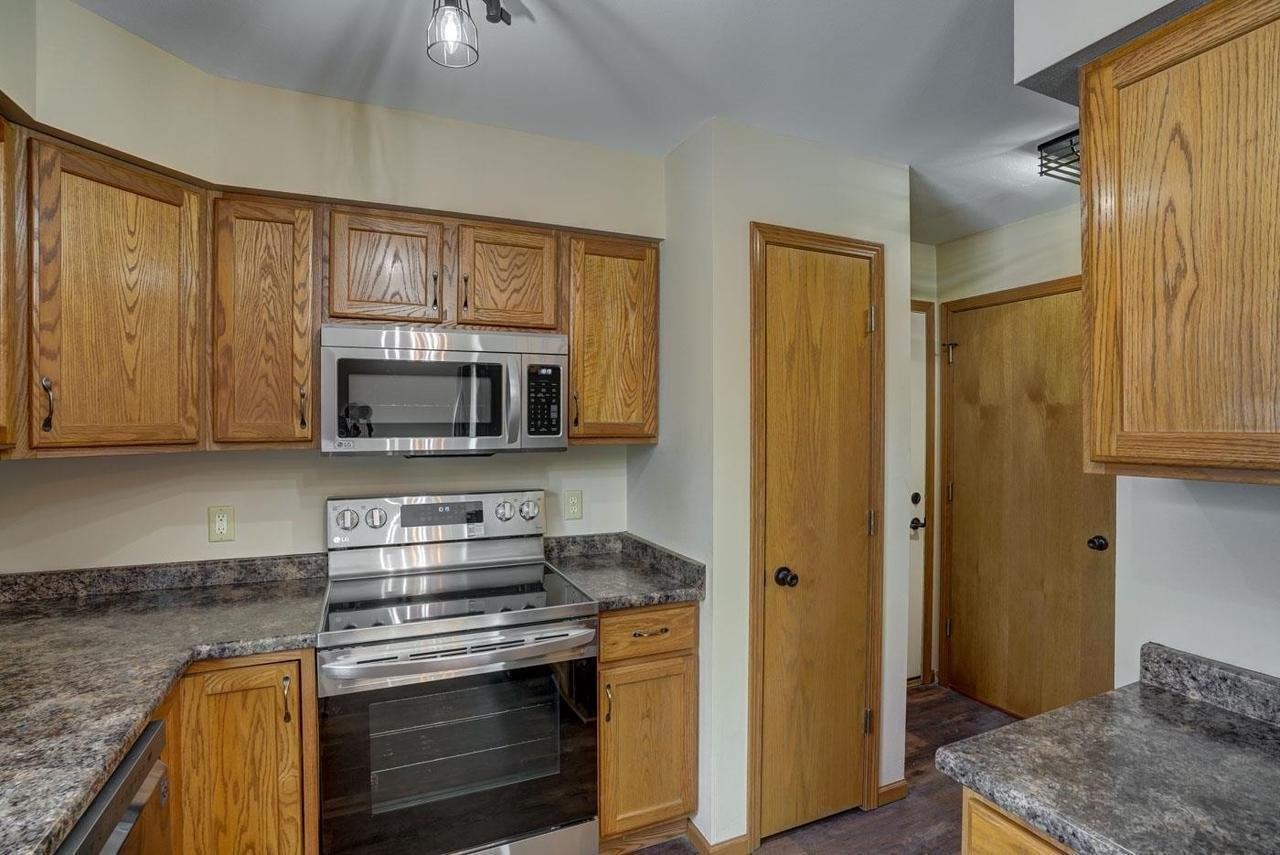 3601 Basalt Ln - Photo 3 of 20