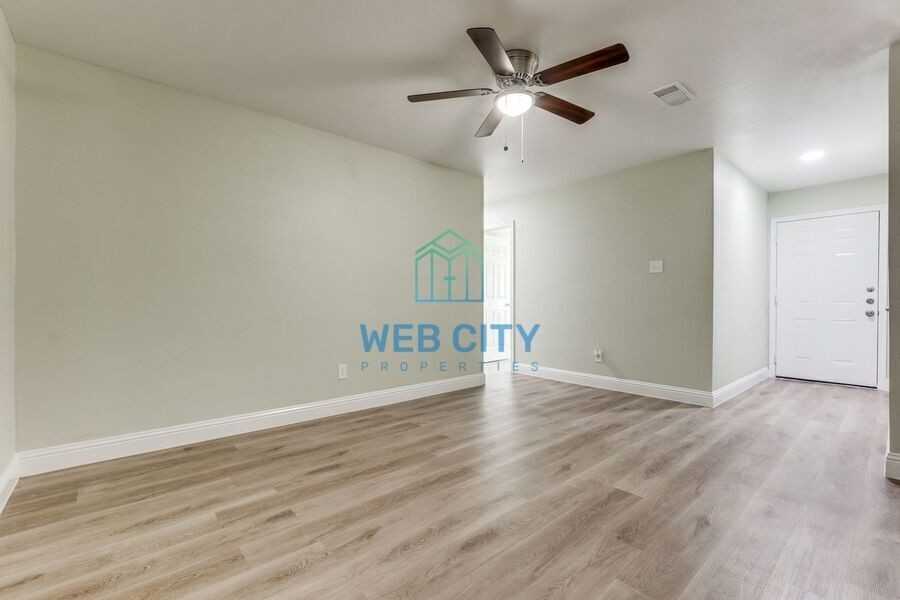 6330 Cinnamon Oaks Dr - Photo 2 of 12