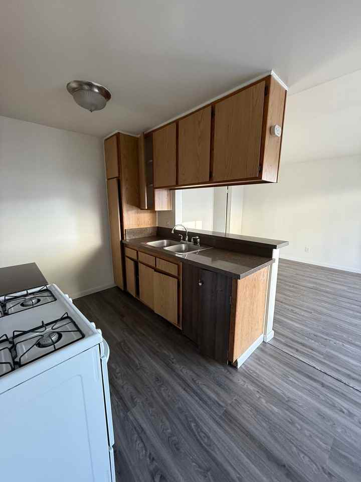 18360 Napa St - Photo 5 of 10
