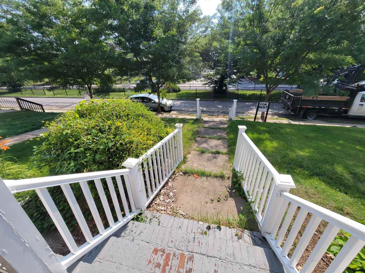 612 Wildwood Pkwy - Photo 2 of 19
