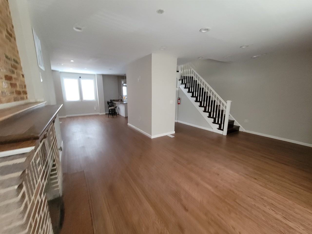 612 Wildwood Pkwy - Photo 3 of 19