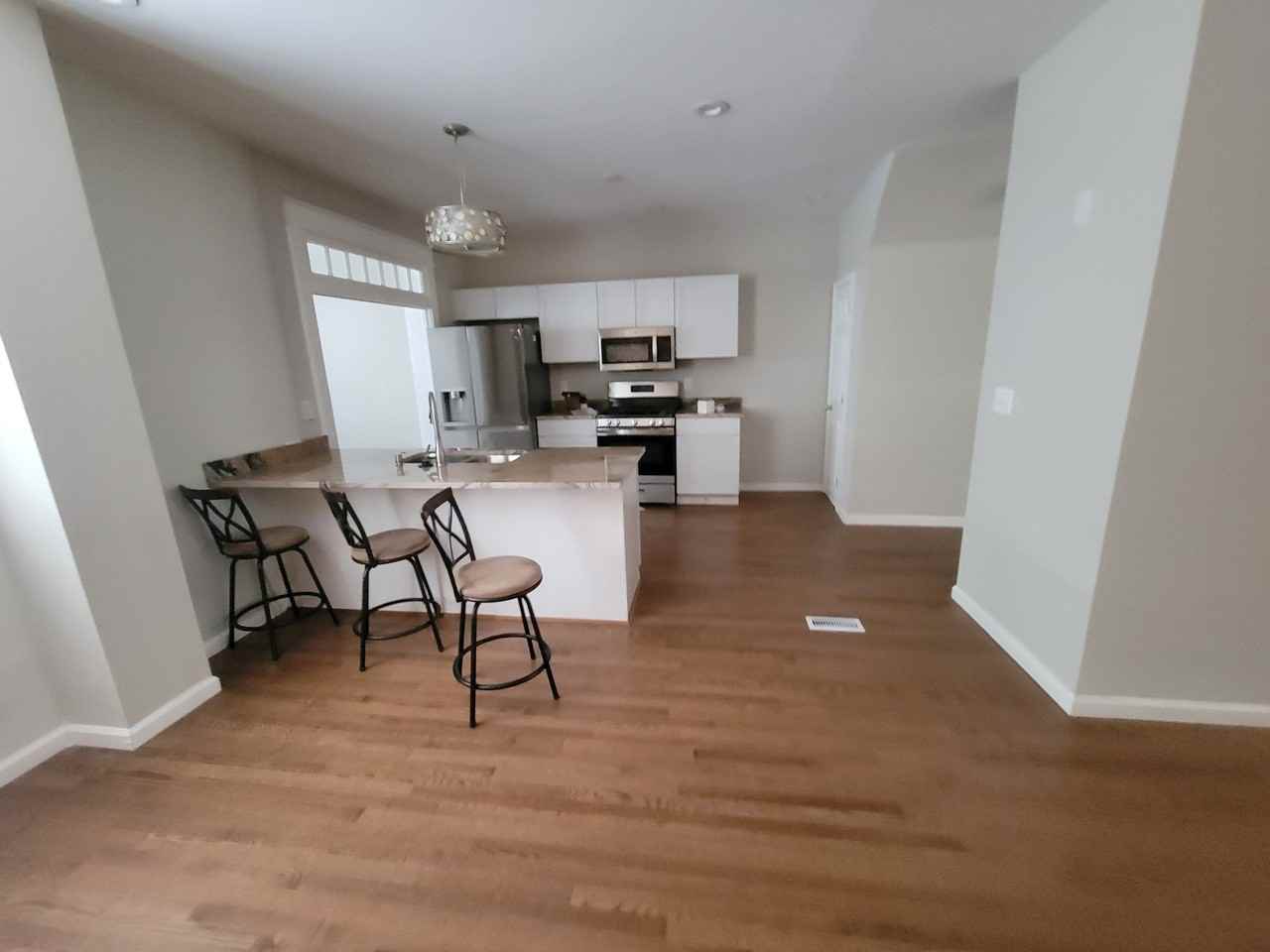 612 Wildwood Pkwy - Photo 4 of 19