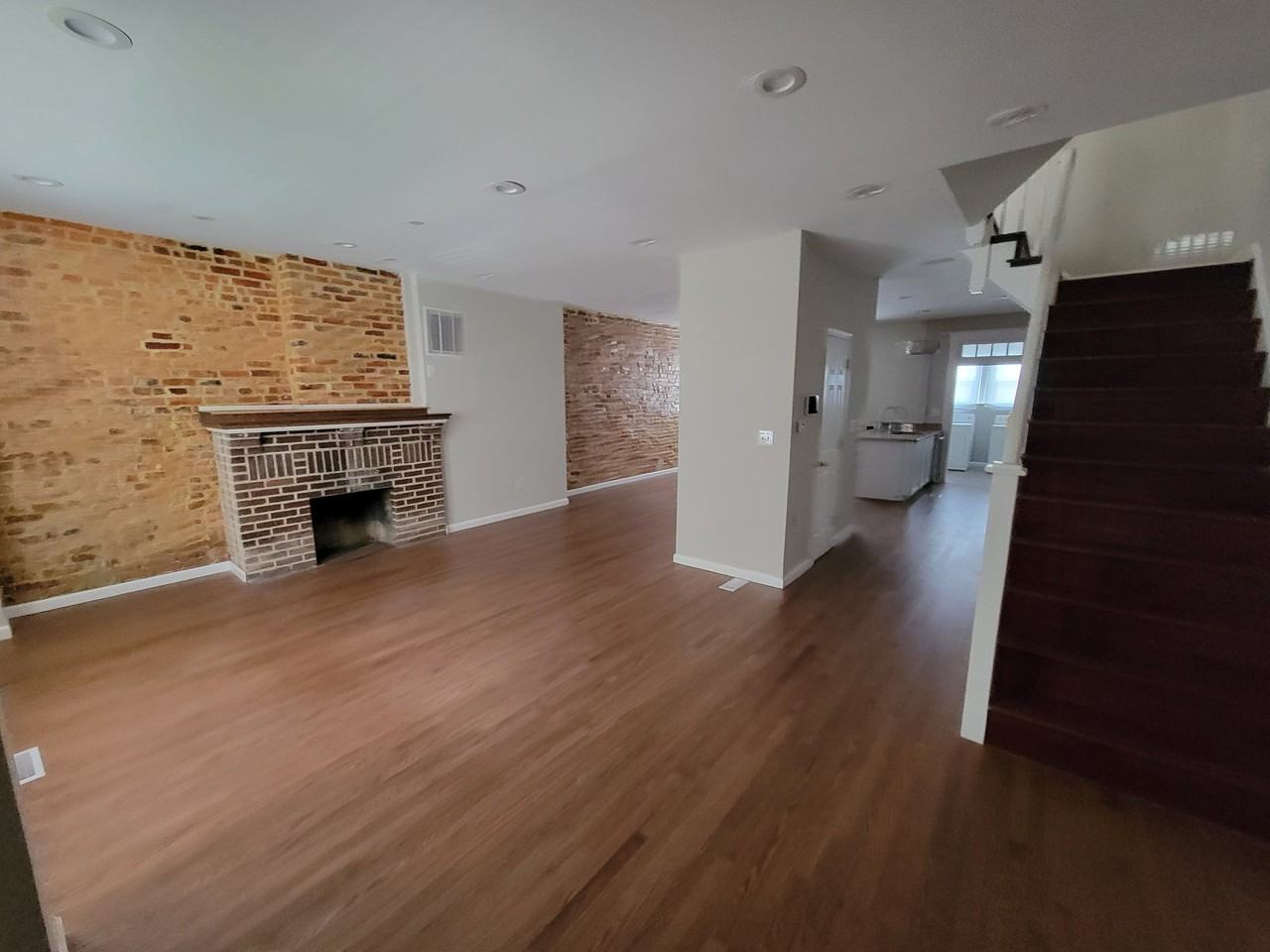 612 Wildwood Pkwy - Photo 5 of 19