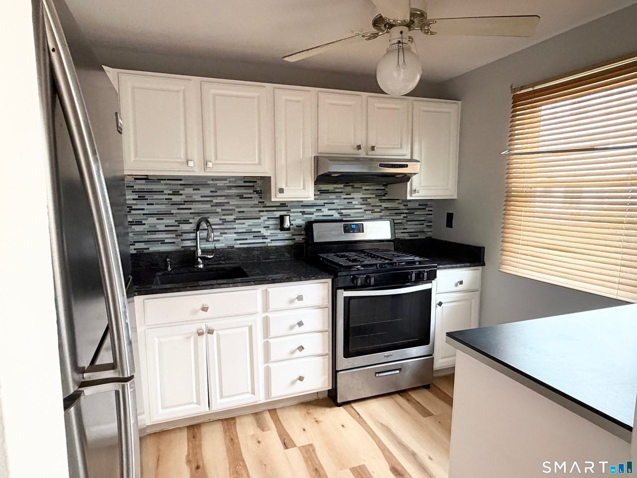 142 E Gate Ln #142 - Photo 3 of 14
