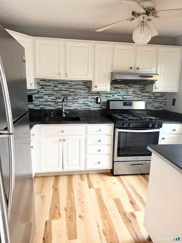 142 E Gate Ln #142 - Photo 4 of 14