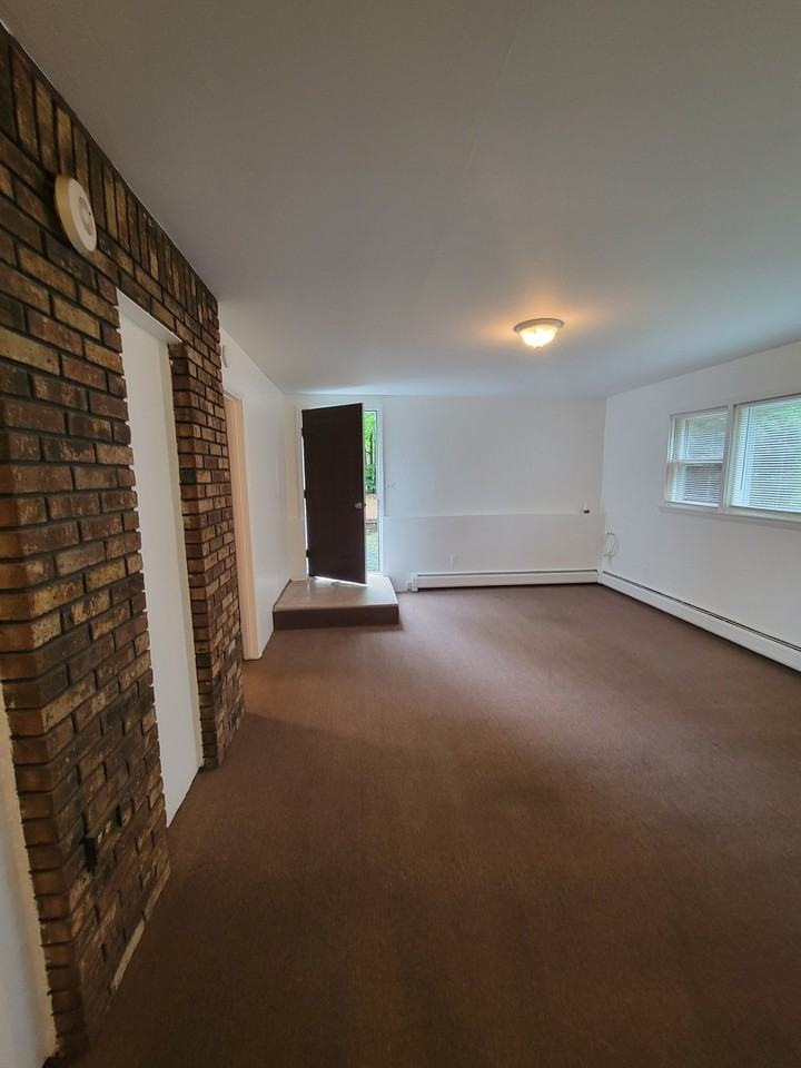 14 Brook St #3 - Photo 5 of 9