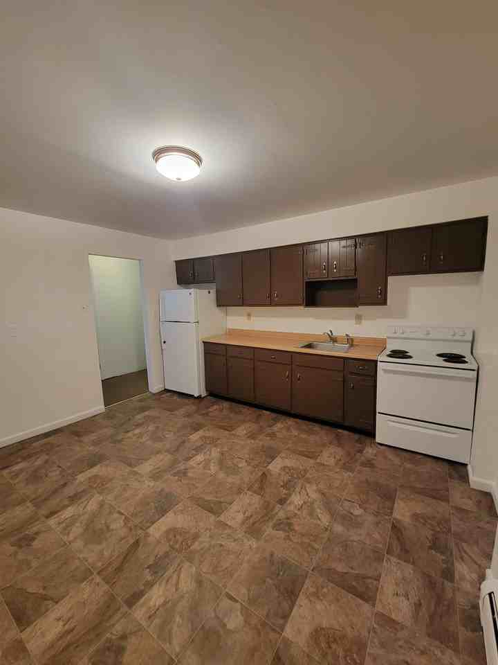 14 Brook St #3 - Photo 7 of 9