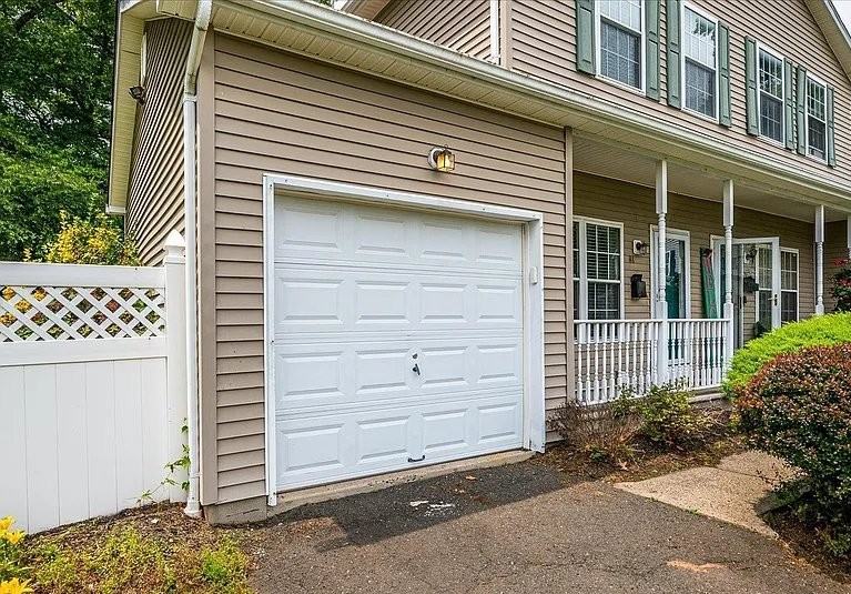 73 Mariners Ct - Photo 2 of 8