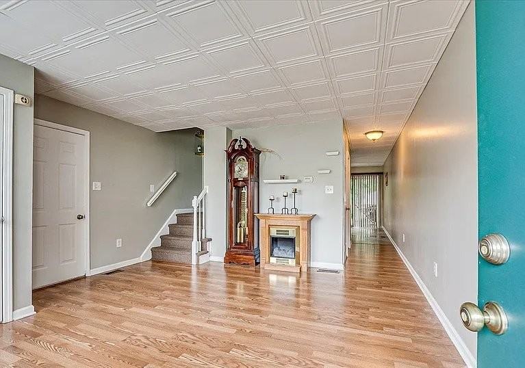 73 Mariners Ct - Photo 4 of 8