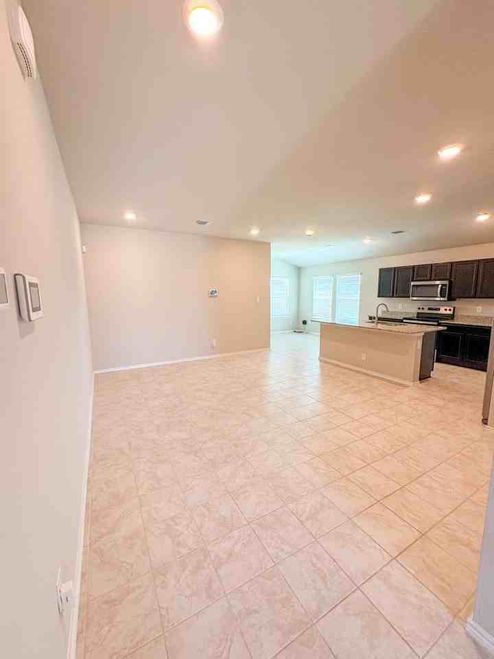 6401 Coneflower Dr - Photo 3 of 18