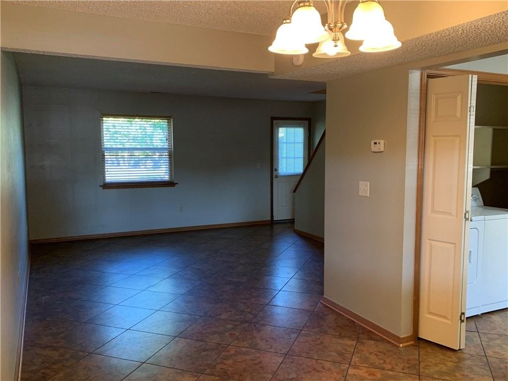460 N Garrett St - Photo 2 of 15
