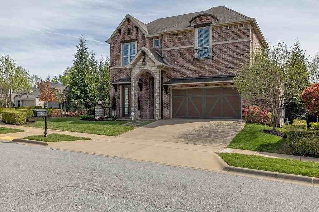 1235 E Adelaide Ln - Photo 2 of 46