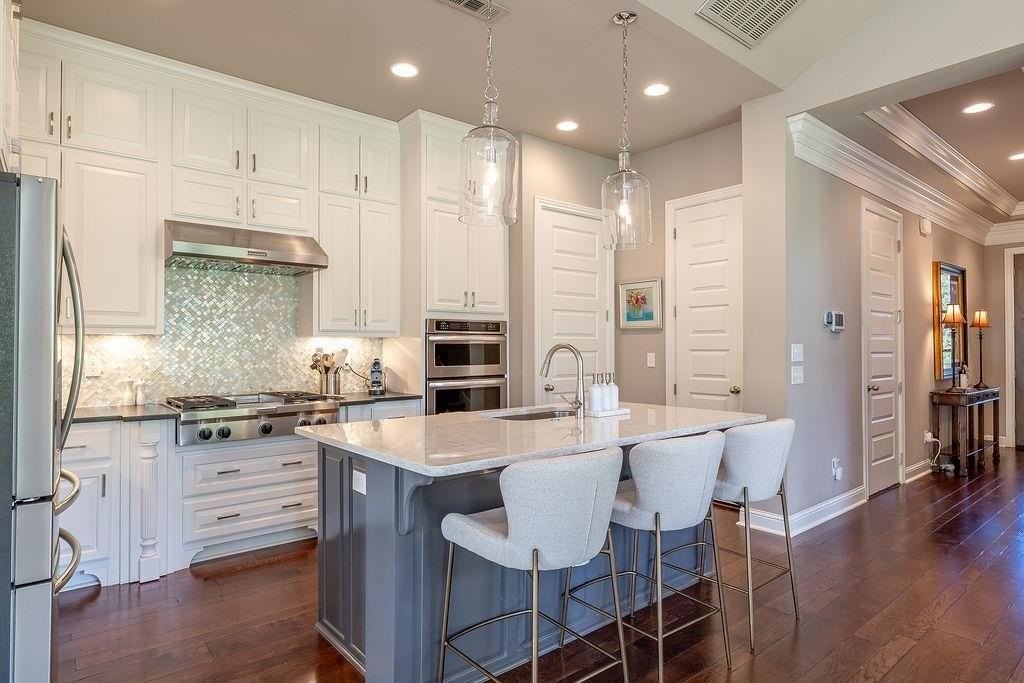 1235 E Adelaide Ln - Photo 6 of 46