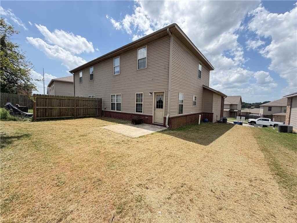603 Sw Loudon Dr #1 - Photo 3 of 18