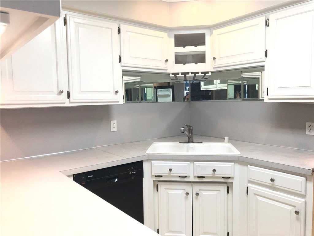 111 Fox Run Pl #B - Photo 3 of 12