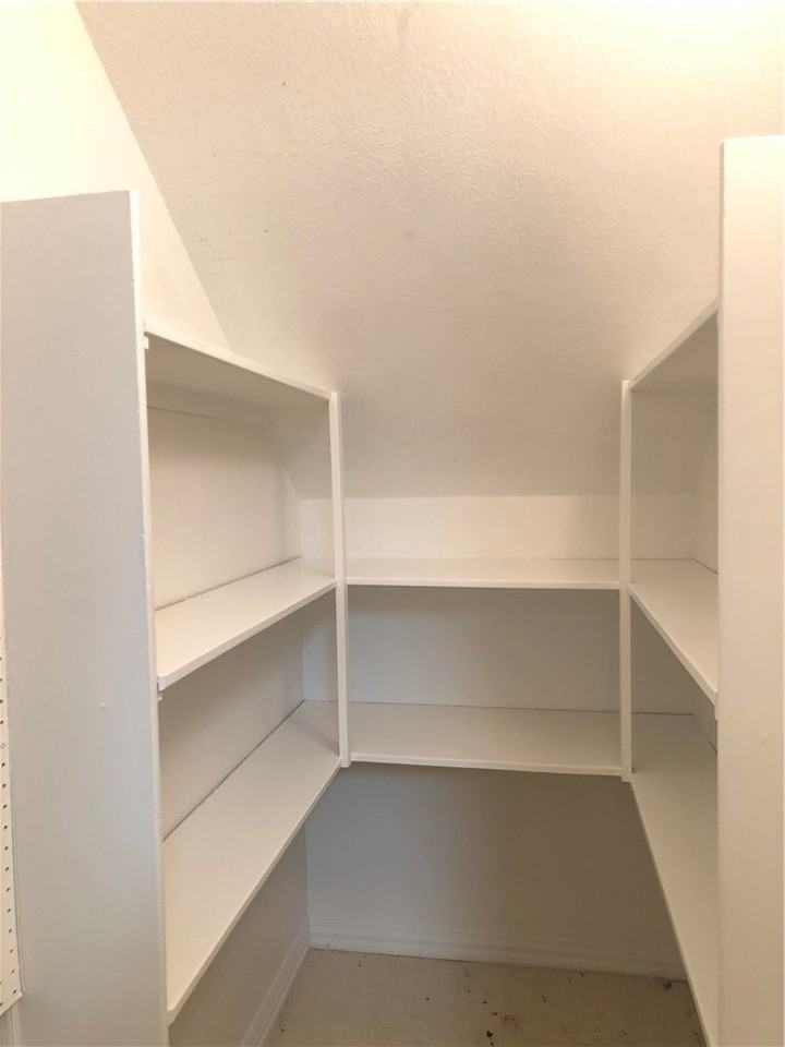 111 Fox Run Pl #B - Photo 4 of 12
