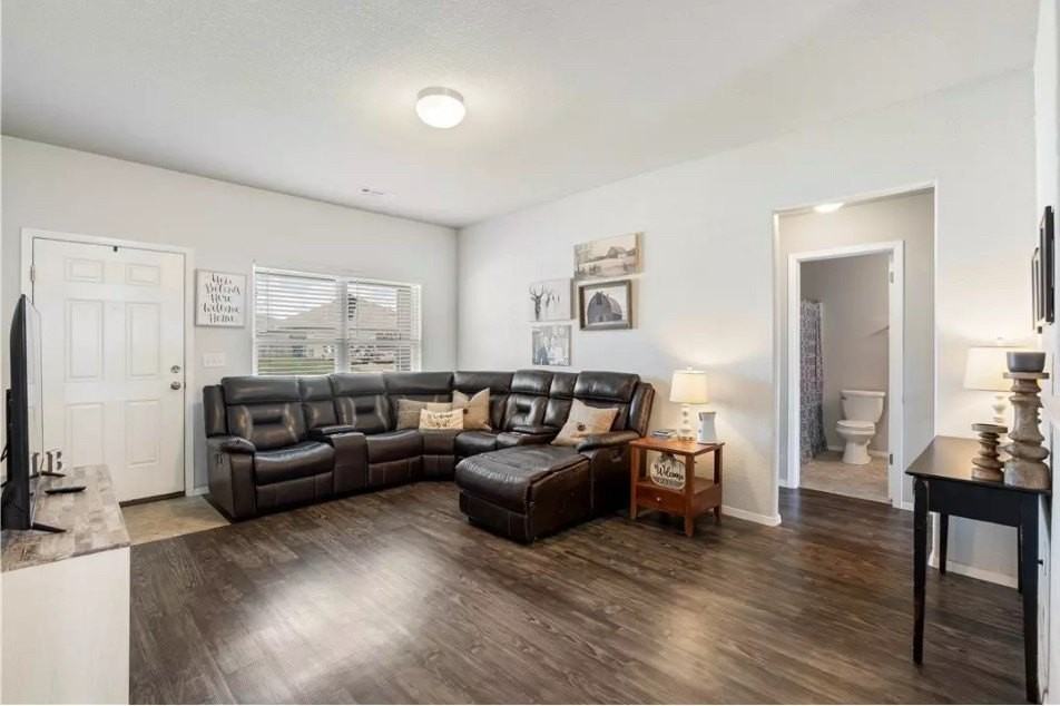 801 Nw 68th Ave - Photo 2 of 9
