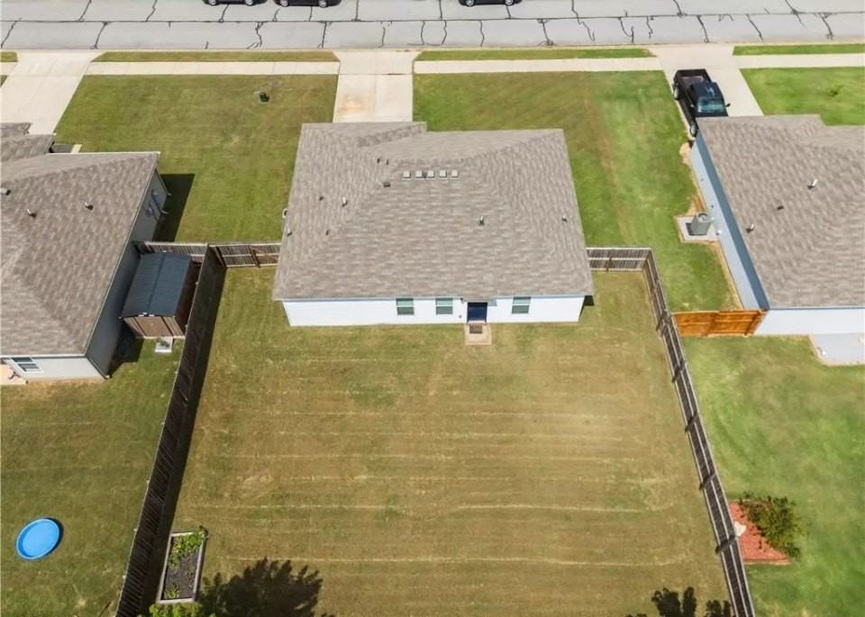 801 Nw 68th Ave - Photo 4 of 9