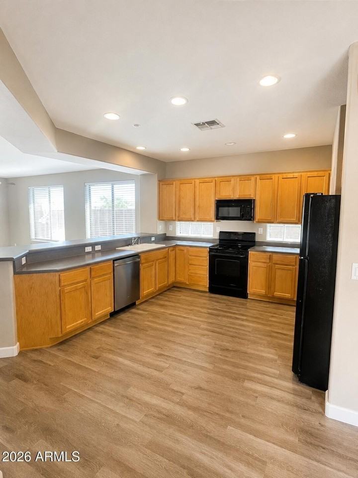 41831 N Mill Creek Way - Photo 2 of 17