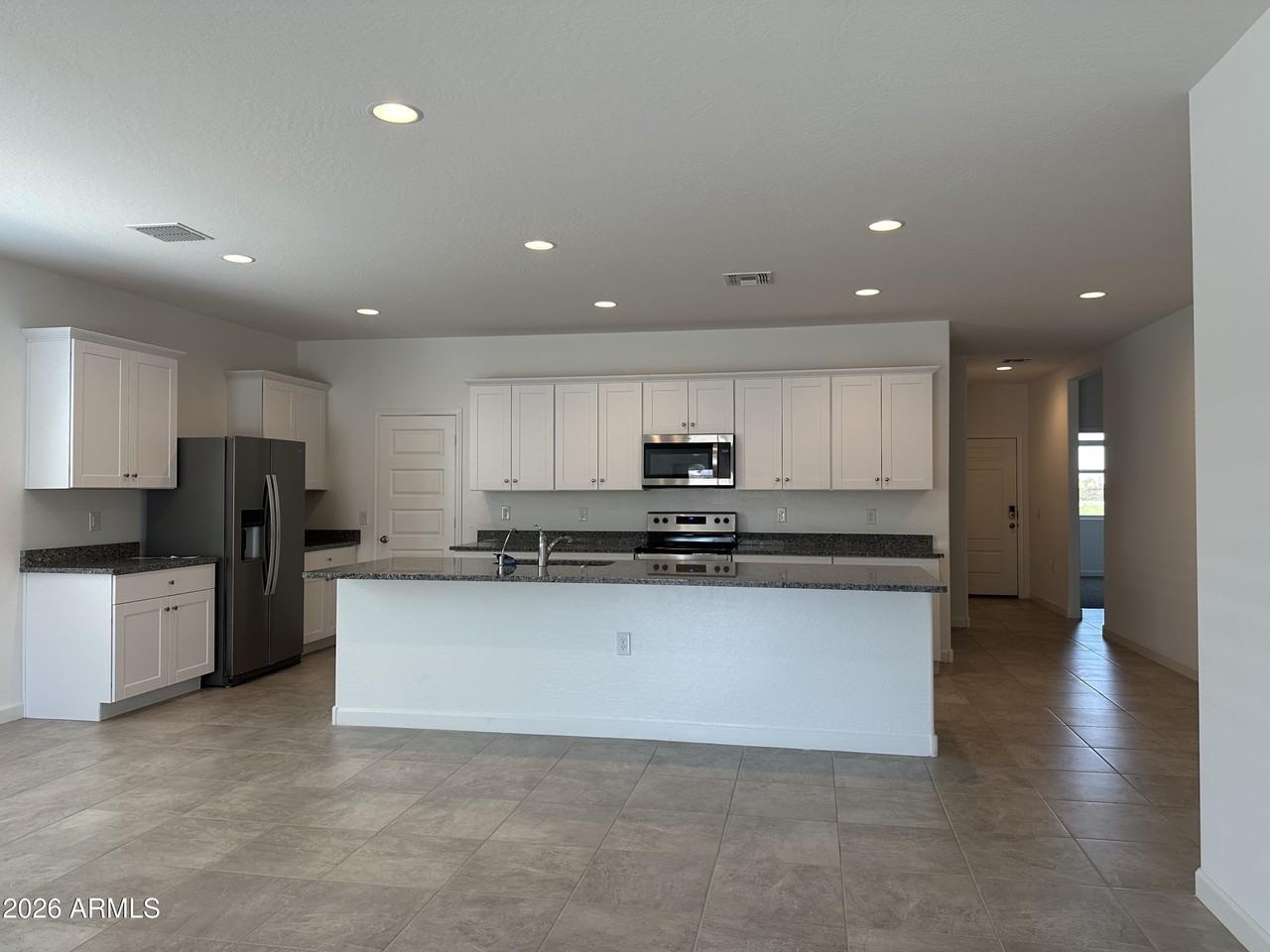 3121 W Shanley Ave - Photo 3 of 13
