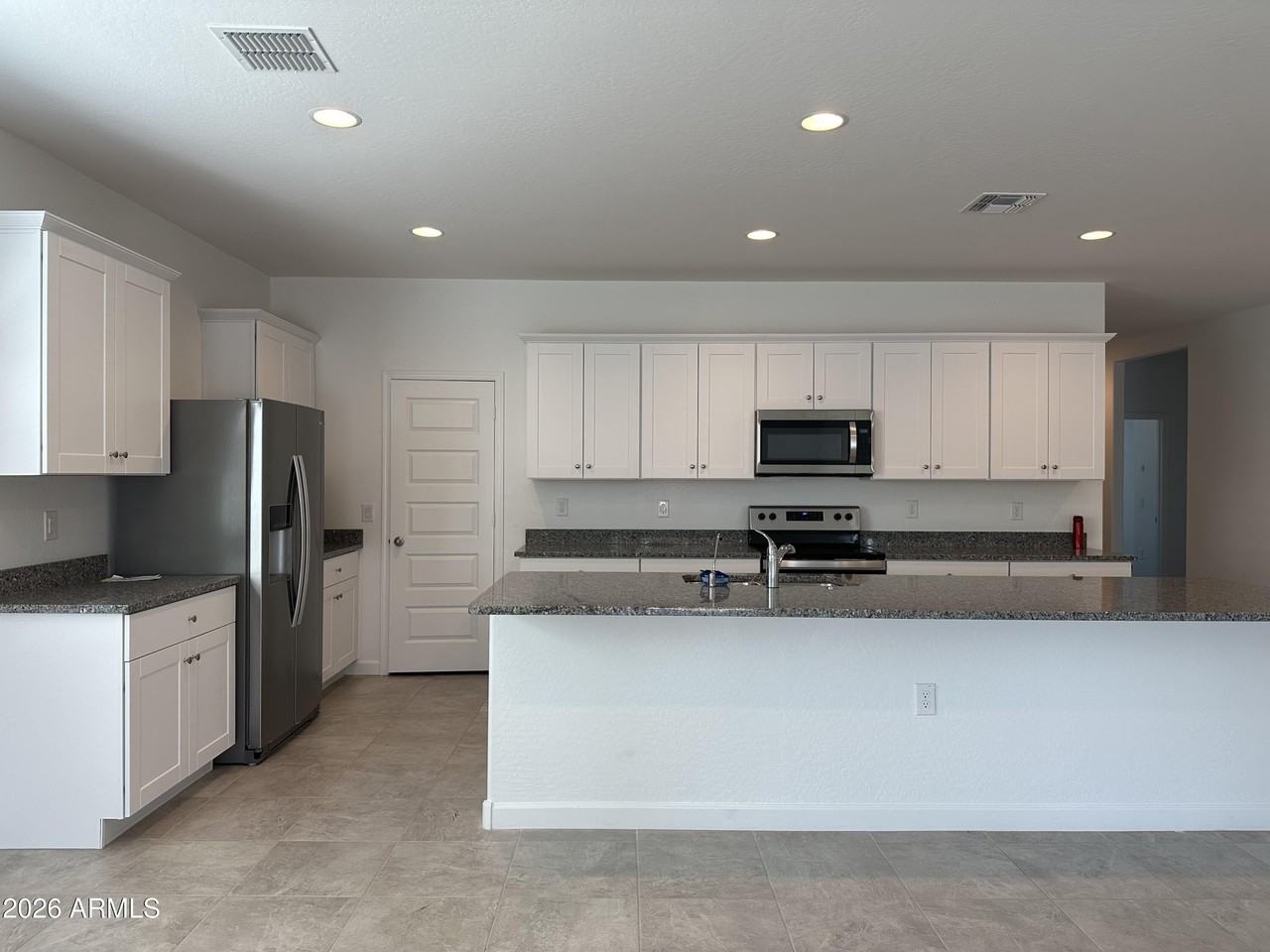 3121 W Shanley Ave - Photo 4 of 13