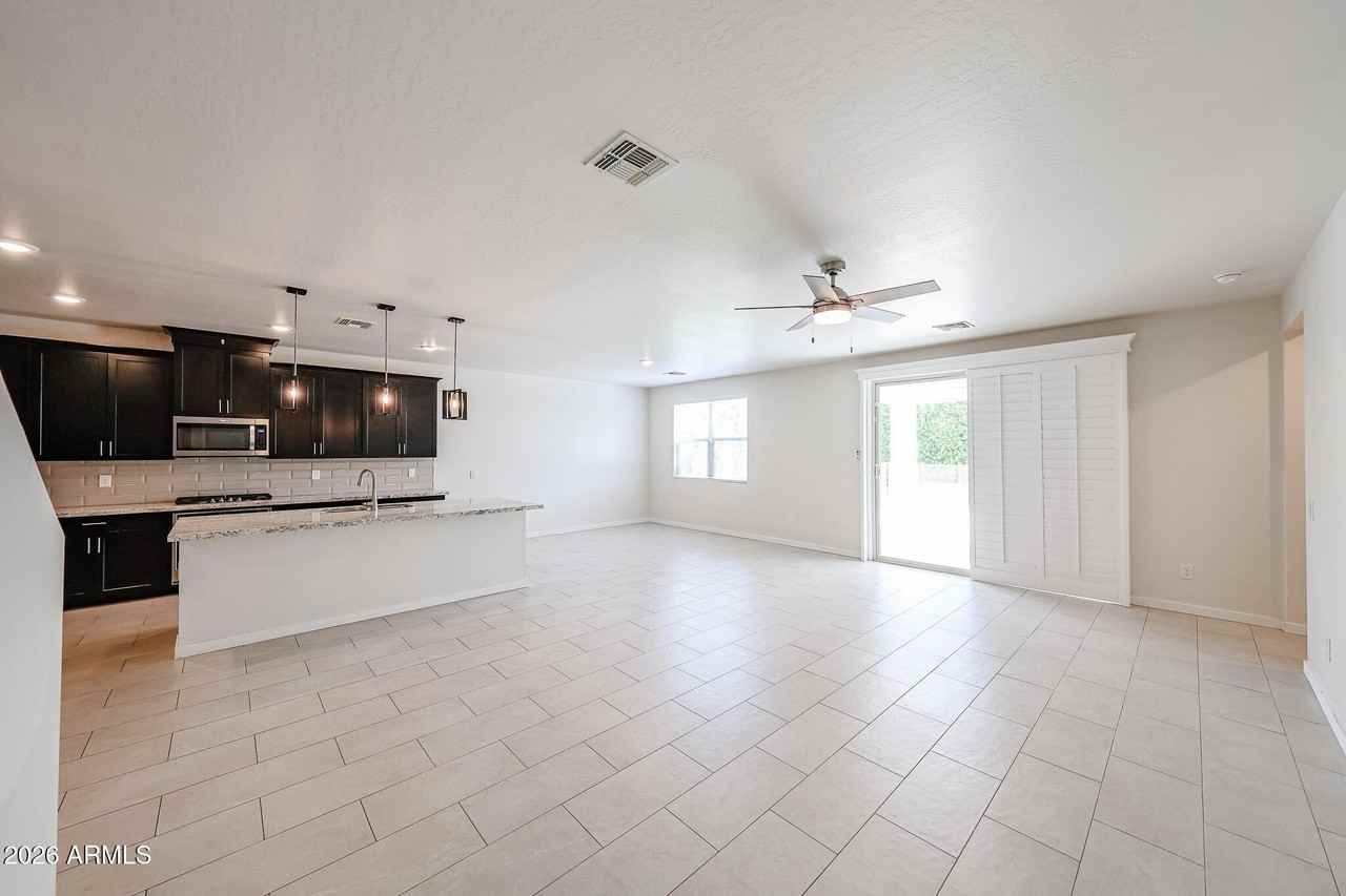 14090 W Old Oak Ln - Photo 7 of 50